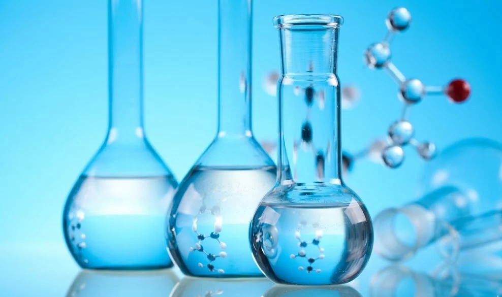 5 Proven Advantages of Using the Best Research Peptides UK for Scientific Studies laboratory flasks with peptide molecular models purity research
